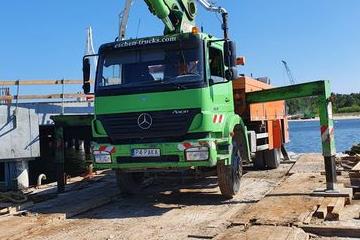 zielona cieżarówka